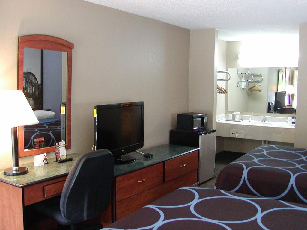 Hotel Super 8 By Wyndham Bossier City/shreveport Area 2*